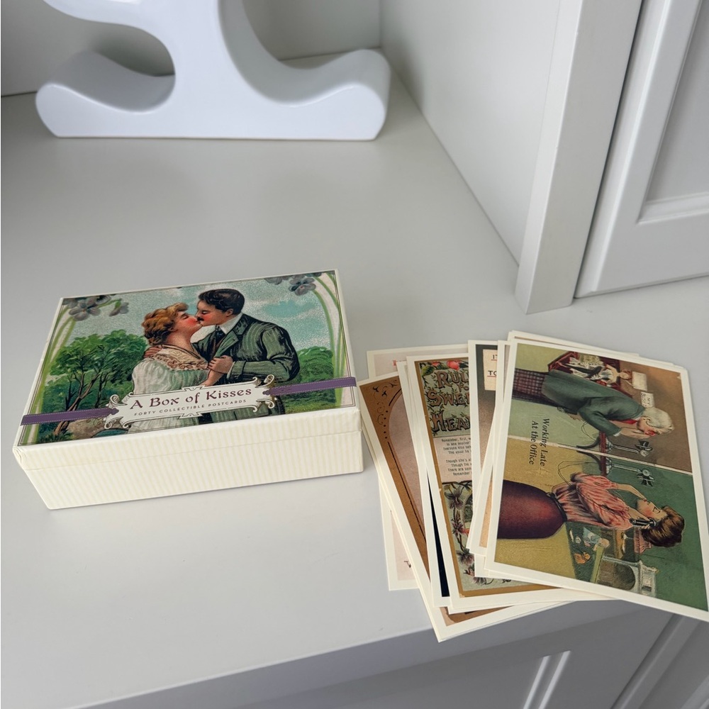 2006 Vintage A Box Of Kisses For Lovers Collectable Post Cards NEW 35 Total